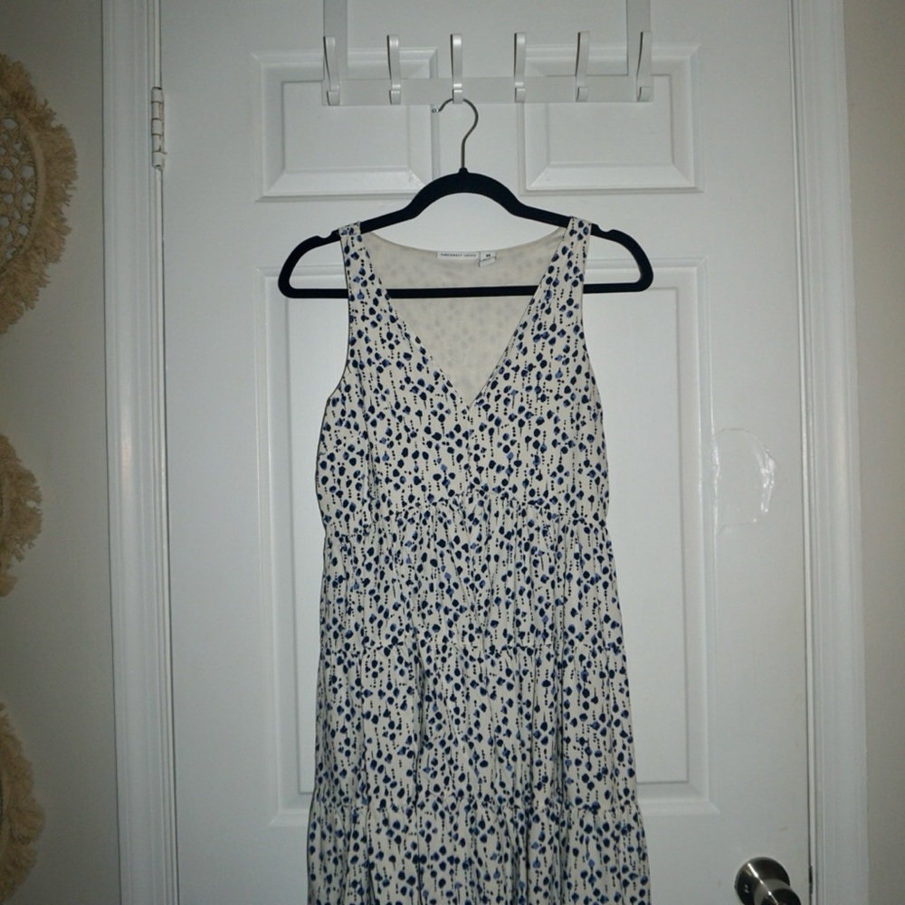 Sincerely Jules Black and White Sleeveless V-Neck Midi Sundress